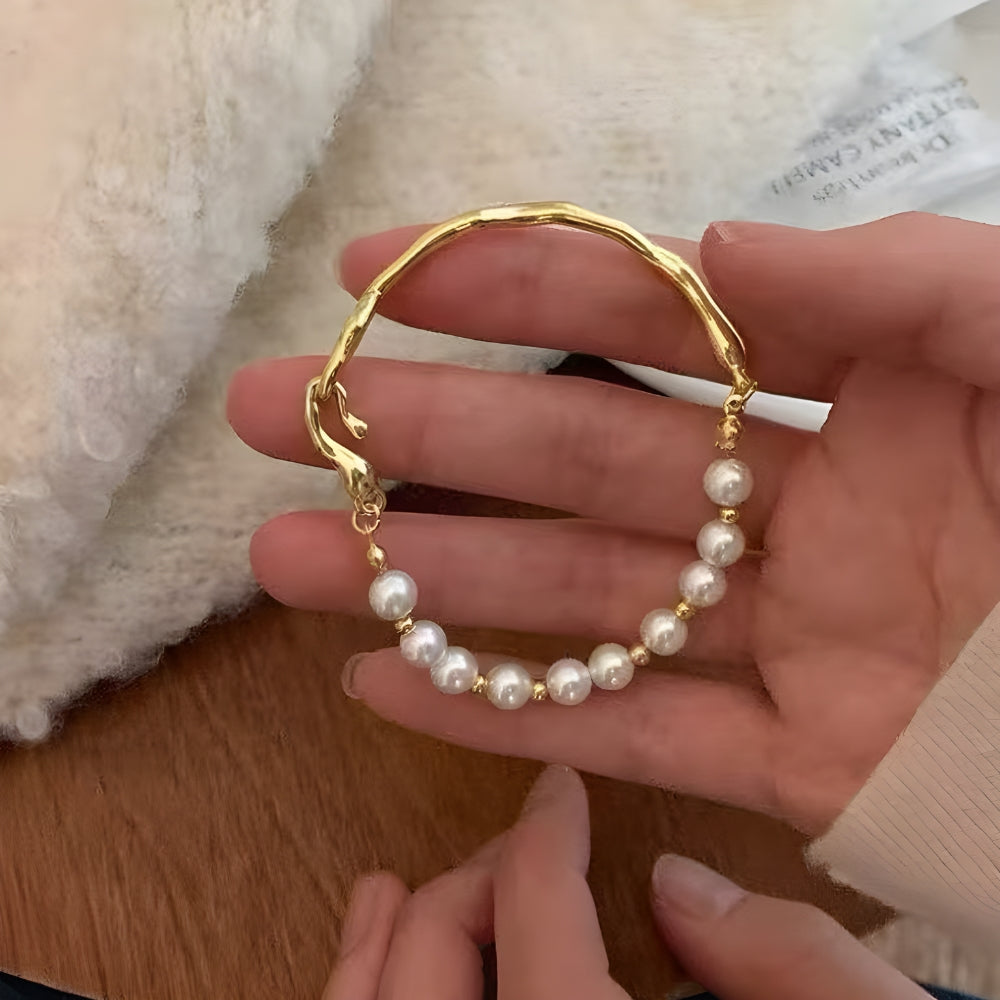 Alana | Golden Bracelet with Pearls